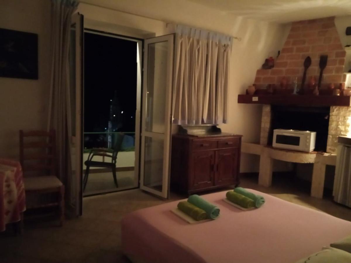 Apartments Bocin Rosso Хвар Екстер'єр фото