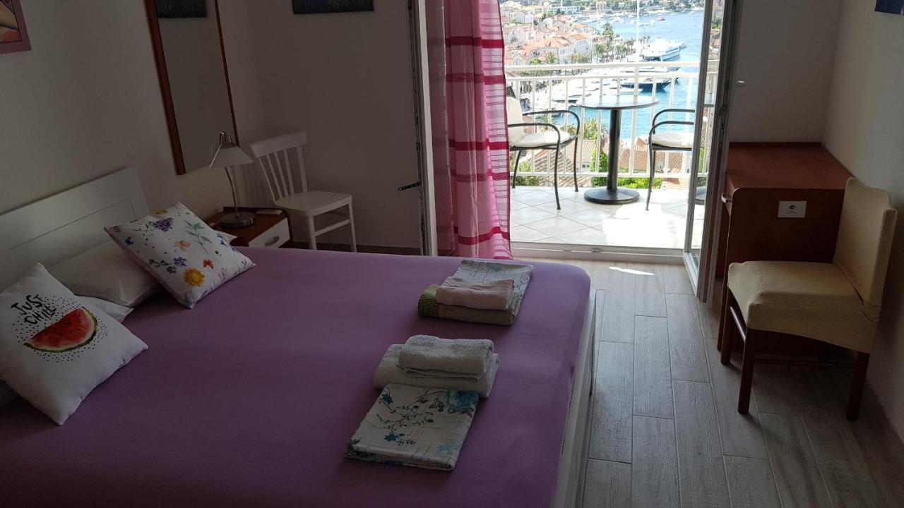 Apartments Bocin Rosso Хвар Екстер'єр фото